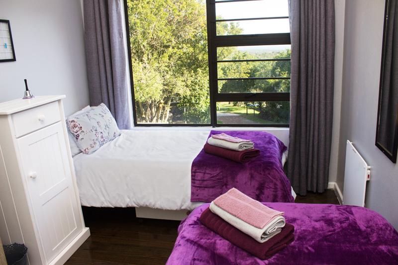 5 Bedroom Property for Sale in Chelsea Eastern Cape